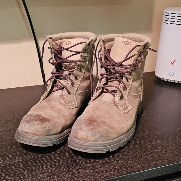 UGG Biltmore Boots - Picture 2 of 7